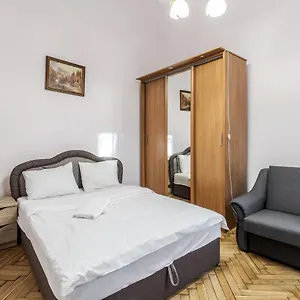 https://striltsiv-apartment.hotelslviv.net
